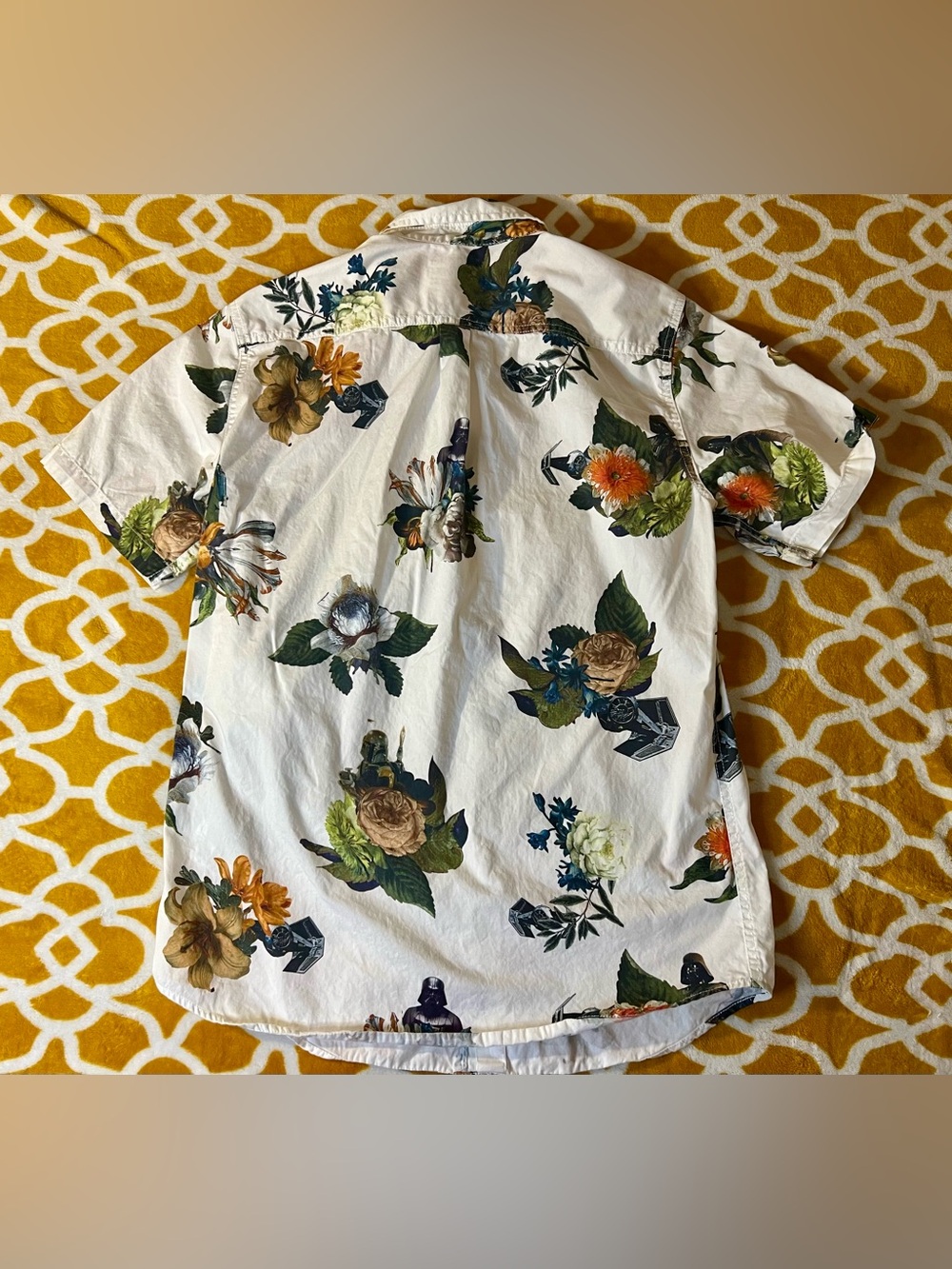 on the byas White Short-Sleeve Button-Down with Multicolor Floral Print